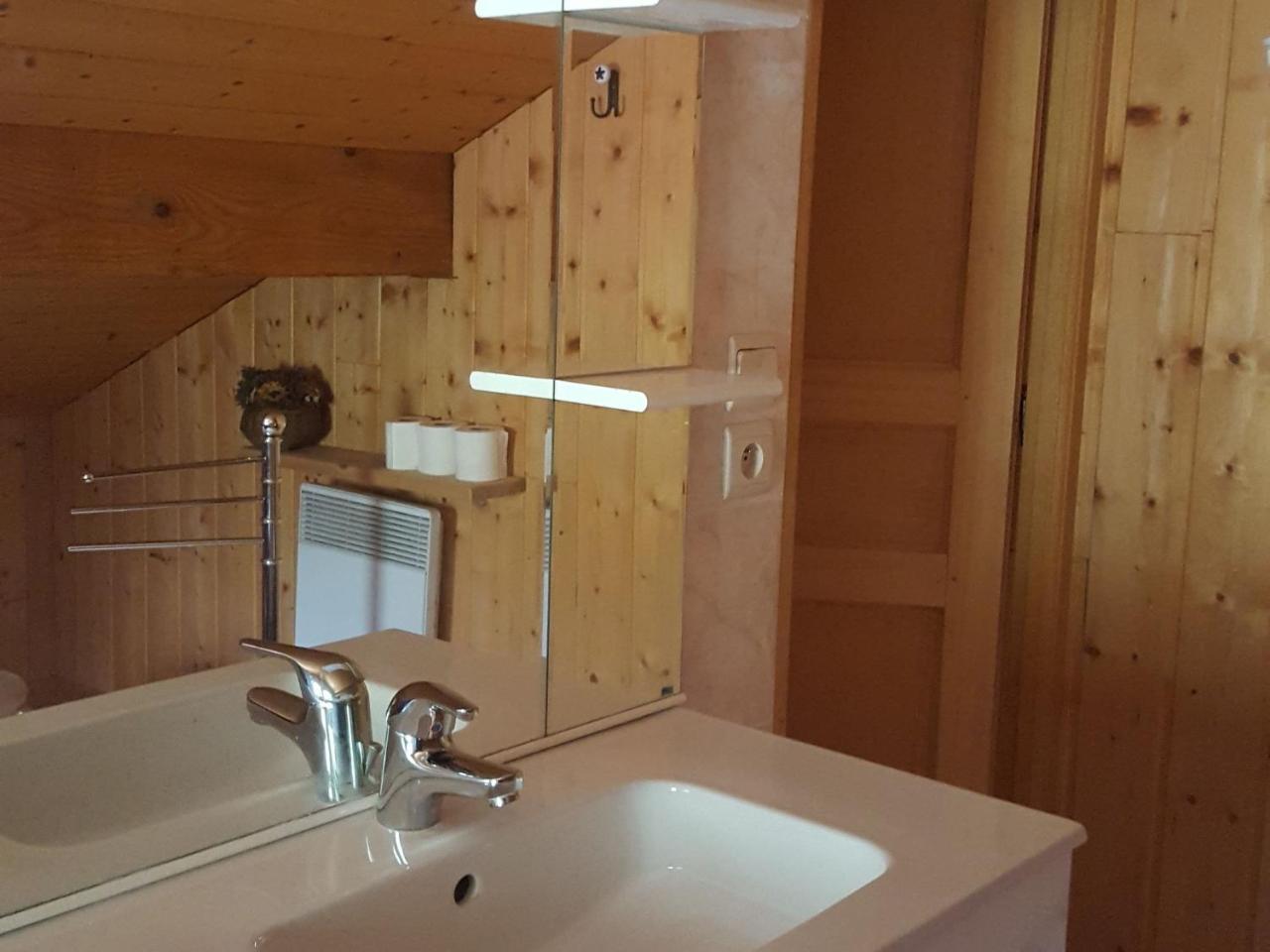 Magnificent Chalet On The Mountain Slopes Les Gets Pokoj fotografie